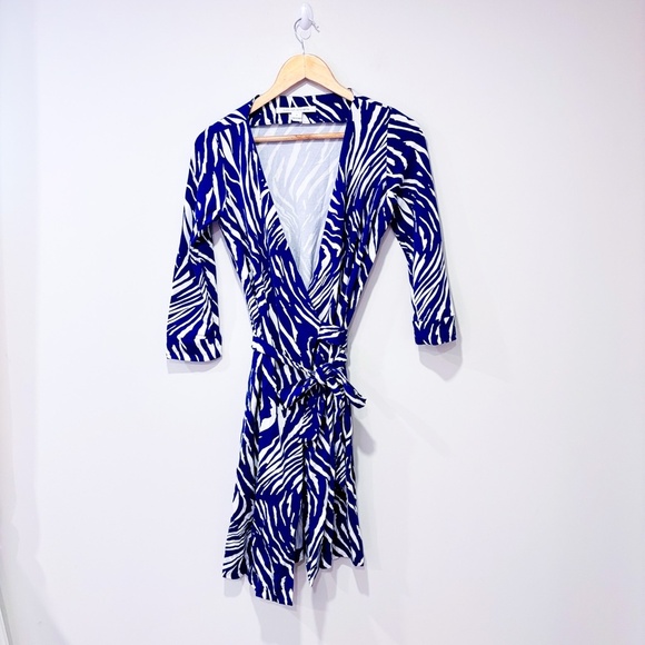 DIANE VON FURSTENBERG Blue zebra wrap dress - Picture 3 of 11